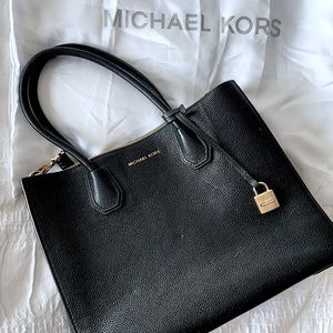 Black Michael Kors tote purse